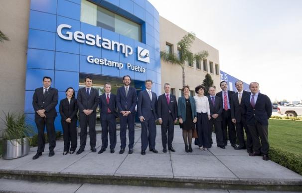El lehendakari inaugura la planta de matricería de Gestamp en México
