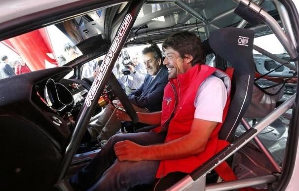 Óscar Freire promocionará el Año Jubilar con el Kia que pilotará en el Campeonato de Rallies de Asfaltado