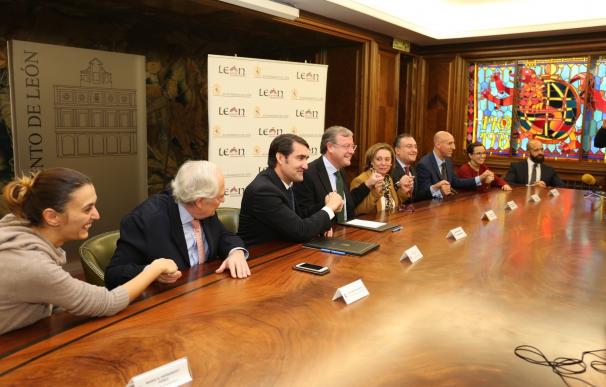 Junta y Ayuntamiento de León se alían para mejorar la gestión coordinada del parque público de viviendas