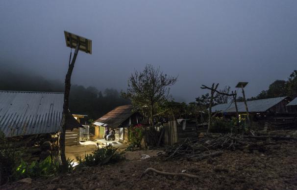 La Fundación Acciona Microenergía lleva energía eléctrica a más de 7.500 hogares rurales aislados en Oaxaca (México)