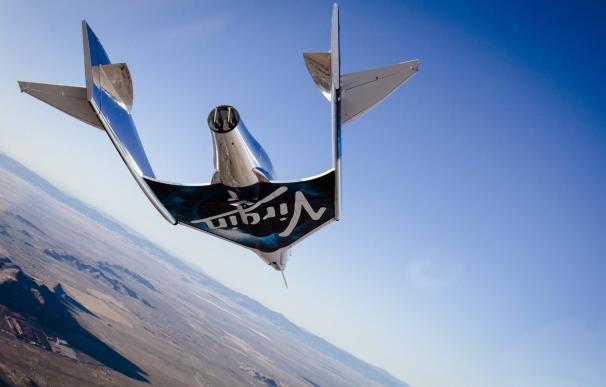 El nuevo avión espacial de Virgin Galactica ya vuela libre