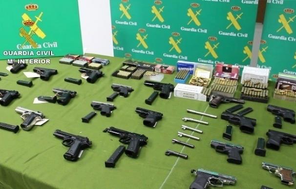 Detenidas 30 personas, 3 de ellas en la Región, de una red que manipulaba y vendía ilegalmente armas de fuego