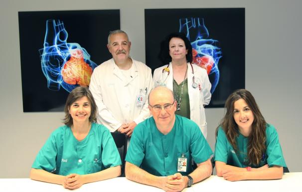 Especialistas en arritmias del Hospital Miguel Servet implantan un desfibrilador subcutáneo extravascular a un niño