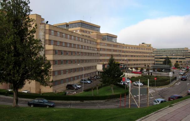 Servicio de Farmacia del Hospital de Salamanca estrena una sala para preparar medicamentos y reducir tiempos de espera