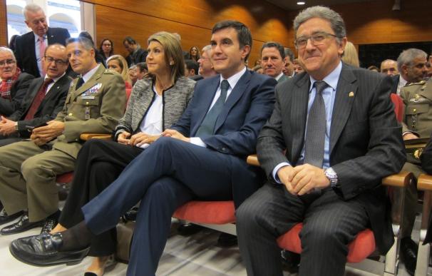 Millo reclama a Puigdemont "diálogo o diálogo" con respeto a la Constitución