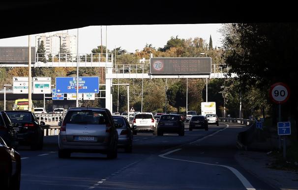 Varios accidentes en Madrid, Valencia, Sevilla y Barcelona complican el inicio de la Operación Salida