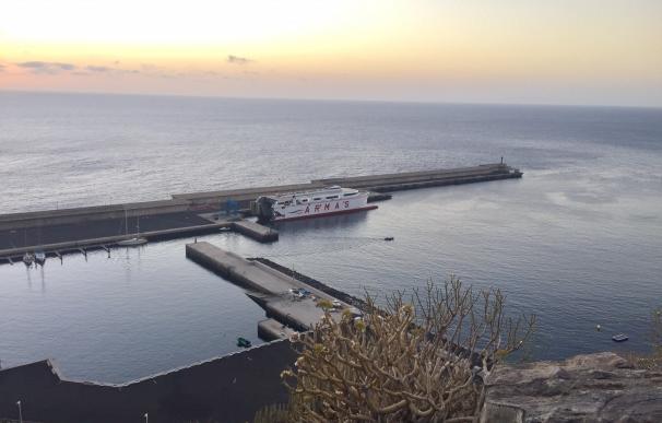 El Cabildo de Gran Canaria da por finalizada la situación de emergencia por el vertido de fuel del barco de Armas
