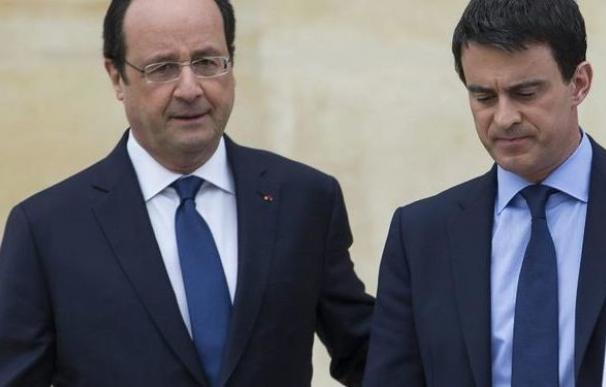 Los franceses respaldan la decisión de Hollande y quieren a Valls de candidato