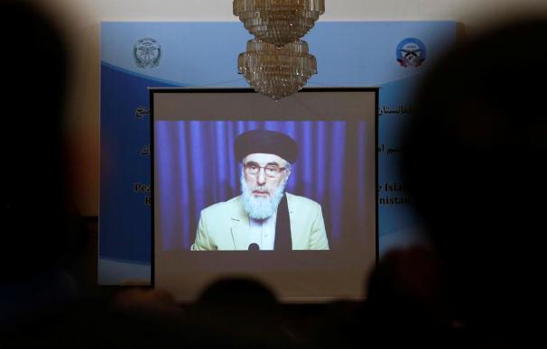 El 'gran señor de la guerra' Hekmatyar llama a la paz en Afganistán en su primera aparición en 20 años