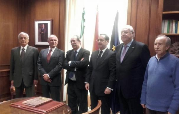 Málaga reconoce la labor de los gobernadores civiles y subdelegados del Gobierno durante la democracia