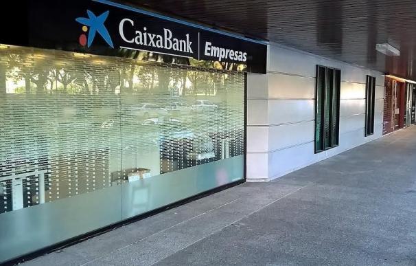 CaixaBank abrirá 290 oficinas por las tardes y pacta prejubilaciones y 450 contrataciones