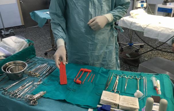 Cirujanos cardiovasculares del Regional utilizan instrumentación quirúrgica creada con una impresora 3D