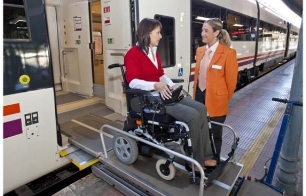Renfe asiste este año a más de 3.653 personas con discapacidad en Cantabria