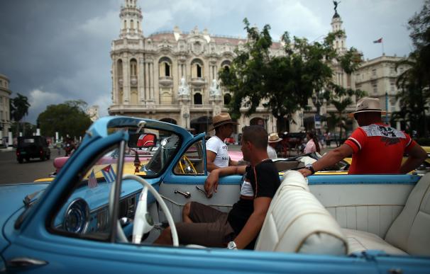 España se esfuerza en recuperar el tiempo perdido en Cuba por la parálisis política