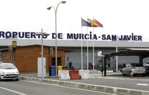 Cuatro vuelos con destino a San Javier desvían su ruta a Alicante