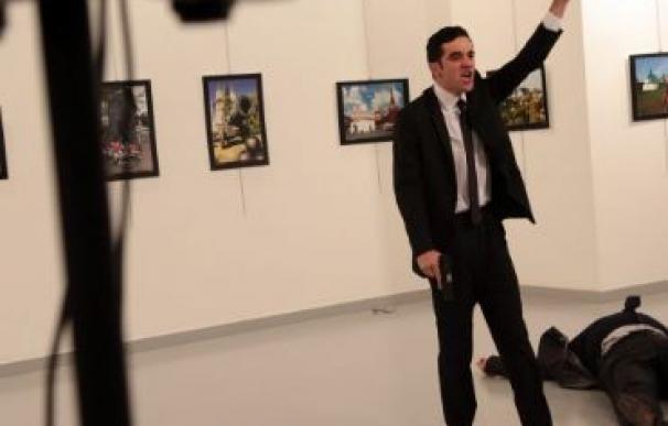 Vea el vídeo del asesinato a quemarropa del embajador ruso en Turquía
