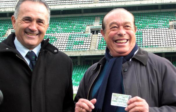 Curro Romero, Rivera "Paquirri" y Campeones de Copa de 1977 hacen campaña