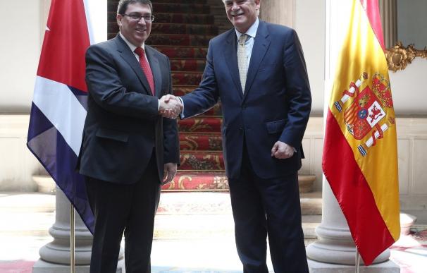 España acepta la invitación de Cuba para que el Rey y Rajoy visiten la isla lo "antes posible"