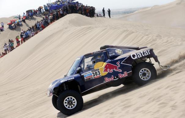 Sainz gana la primera etapa del Dakar y Al-Attiyah finaliza cuarto