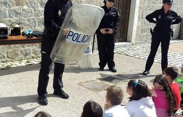 Medio centenar de escolares de Ávila se forma en ciberseguridad en un taller impartido por la Policía Nacional