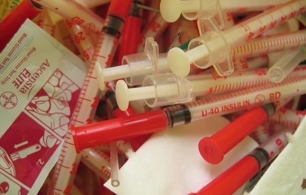 El Parlamento insta a Sanidad a resolver el contrato de las agujas de insulina para diabéticos