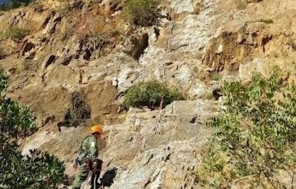 Medio Ambiente retira vías de escalada instaladas sin autorización en el Parque Natural Sierra de Hornachuelos