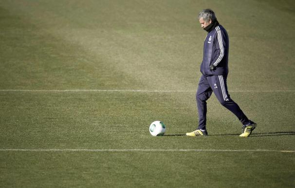 Mourinho deberá recomponer la defensa para jugar contra la Real Sociedad