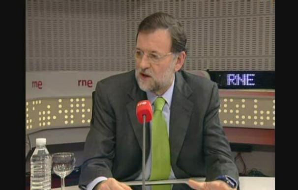 Rajoy dice que el delegado del Gobierno "no debe seguir ni un minuto más"