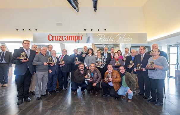 Heineken España rinde homenaje a 16 hosteleros andaluces como 'Embajadores de Cruzcampo'