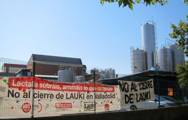 UGT y CCOO demandan a Lactalis para que cumpla el compromiso adquirido y venda la fábrica de Lauki en Valladolid