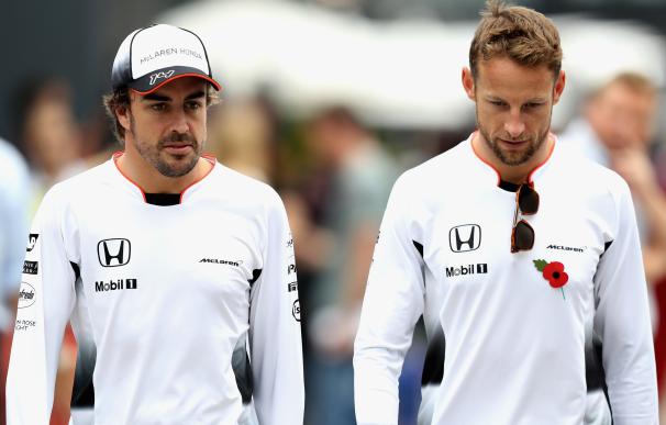 Alonso (izquierda) junto a Button (derecha) en la pasada temporada.