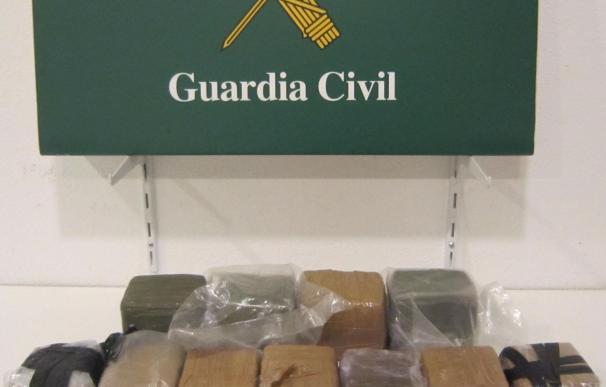 Detenido un hombre en La Jonquera (Girona) por transportar 9,2 kilos de hachís
