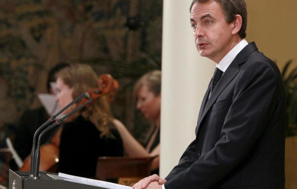 Zapatero afirma que si las autonomías no cumplen sus obligaciones, actuará el Gobierno