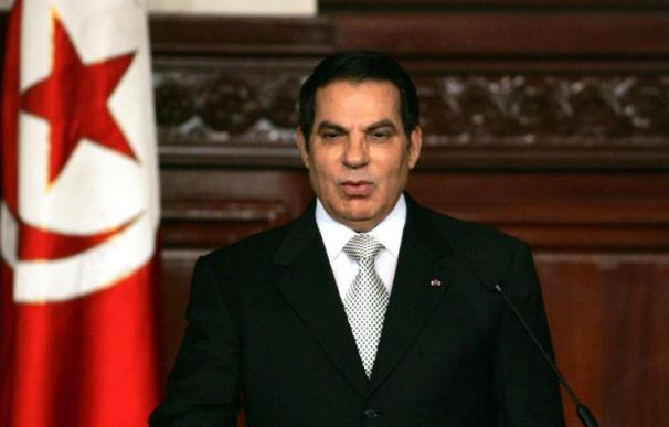 El presidente tunecino llega a Arabia Saudí tras abandonar su país por las revueltas