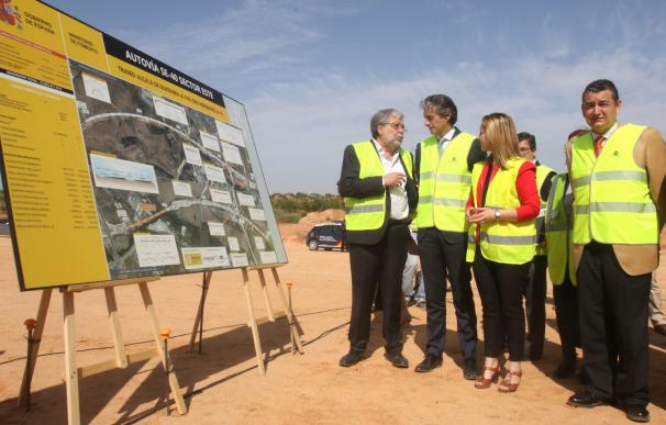 Gobierno acaba en 2018 el tramo Alcalá-Dos Hermanas de SE-40 y remitirá en mayo a CHG el informe sobre túneles