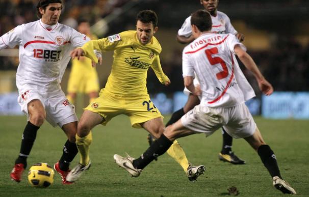 La inestabilidad defensiva del Sevilla y del Villarreal da incertidumbre al pase de Copa del Rey