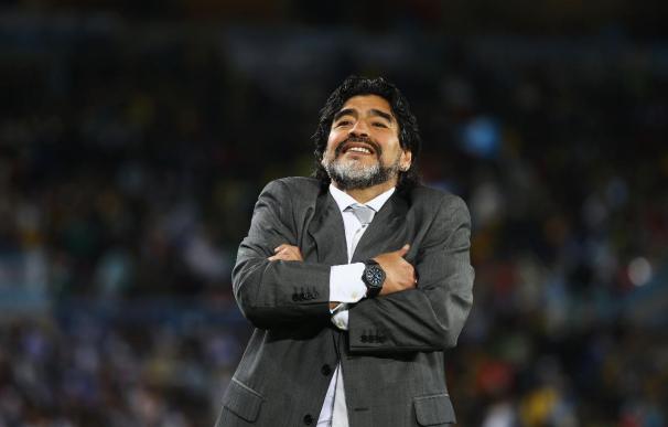 Maradona podría demandar a Grondona por hablar de su adicción a las drogas