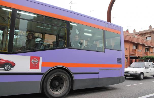 El número de usuarios de autobús urbano cae un 4,7 por ciento en octubre en Extremadura