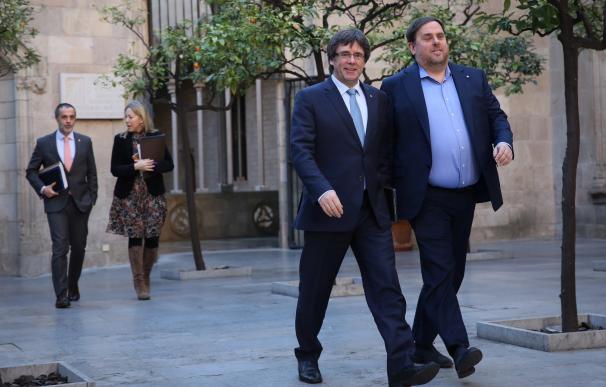 El soberanismo buscará en Sant Jordi firmas para el referéndum y el PSC, avales para las primarias