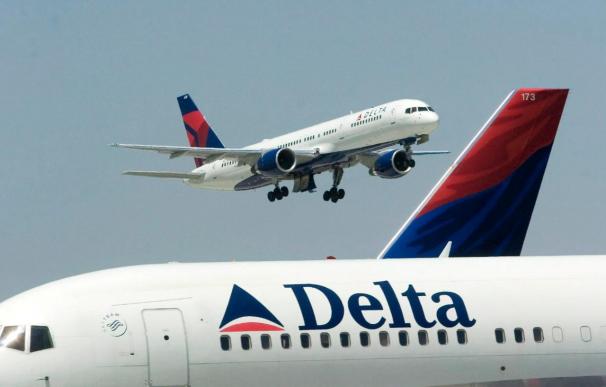 Delta cancela sus vuelos a El Cairo ante la intensificación de las protestas