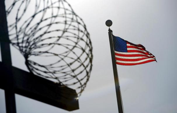 EE.UU. transfiere a cuatro presos de Guantánamo a Omán y uno a Estonia
