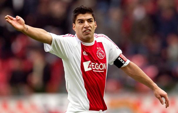 El Liverpool cierra con el Ajax el fichaje de Luis Suárez por 26 millones de euros