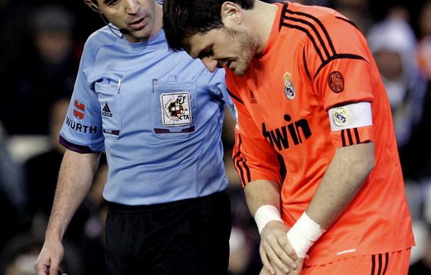 Casillas se retiró lesionado de Mestalla