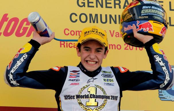 El campeón de motociclismo Marc Márquez, aprendiz sobre cuatro ruedas