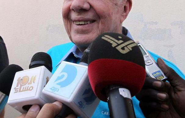 Jimmy Carter cree que Mubarak "tendrá que irse" y abandonar el poder en Egipto