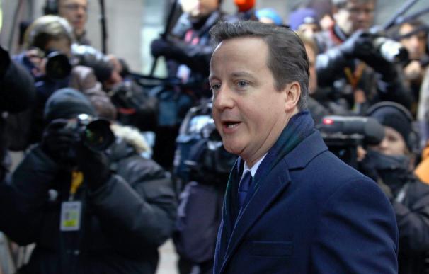 Cameron advierte contra convertir a la banca en chivo expiatorio de la crisis