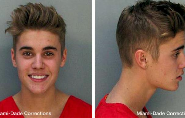 Imágenes de la ficha policial de Justin Bieber
