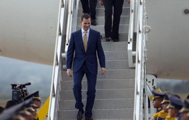 El Príncipe llega a Tenerife en el avión que sustituyó en Honduras al averiado