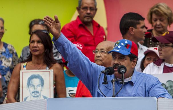 El chavismo marcha para respaldar a un Gobierno que se dice amenazado