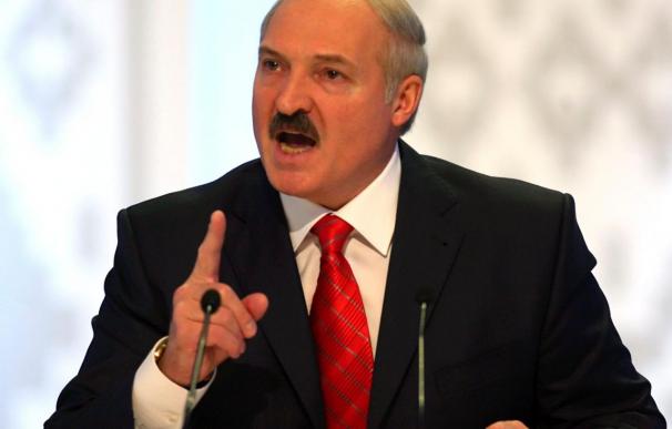 Lukashenko asume la presidencia bielorrusa en medio de amenazas de sanciones